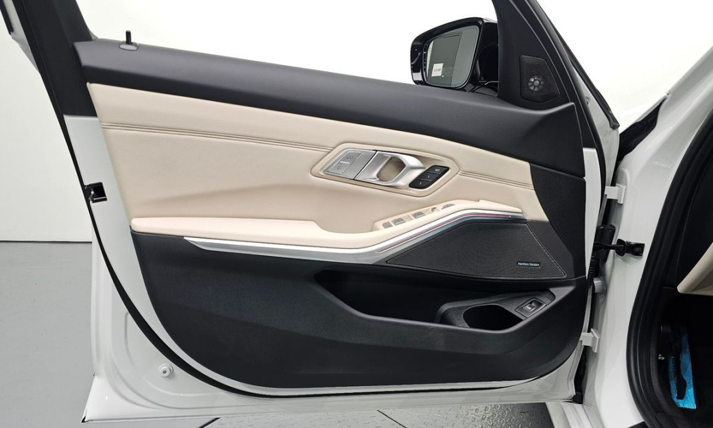 BMW 3-Series M340i Pro, 2025