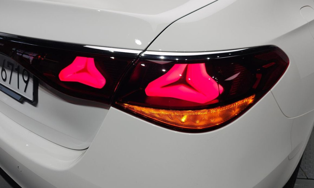 Mercedes-Benz E-Class E200 Avantgarde, 2025