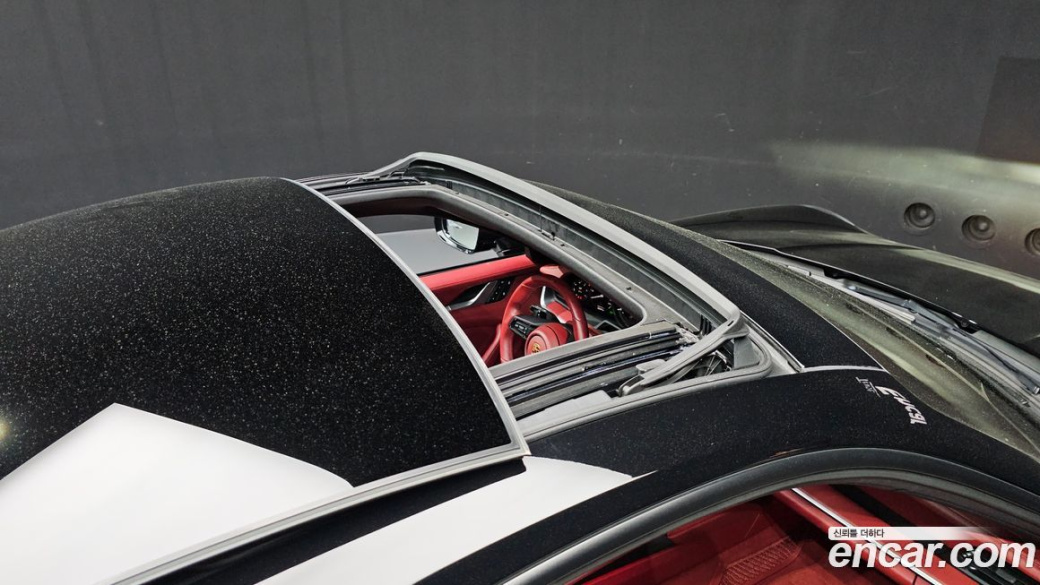 Porsche 911 Carrera 4 GTS, 2023
