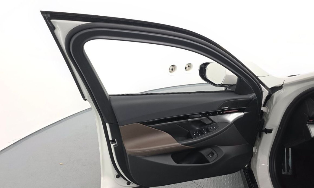 BMW 5-Series 520i M Sport, 2024