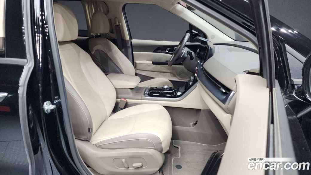 Kia Carnival 7-Seater Hi-Limousine, 2022