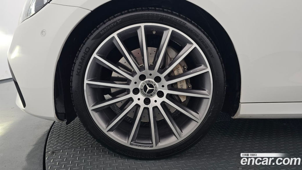 Mercedes-Benz E-Class E350 4MATIC AMG Line, 2022
