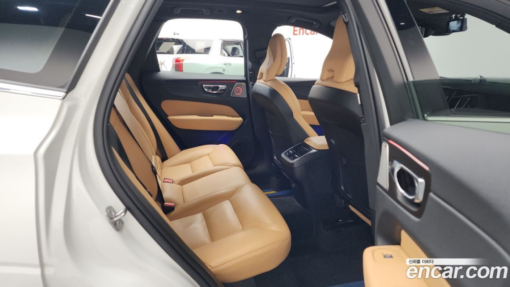 Volvo XC60 B5 Inscription, 2022