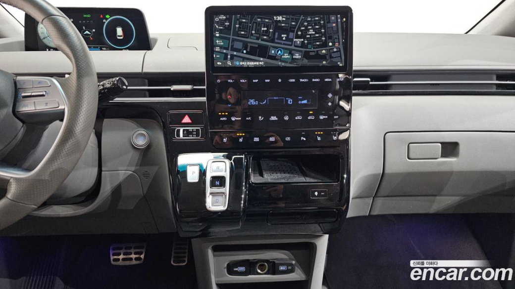 Hyundai Staria 4WD Lounge 7-Seater, 2022