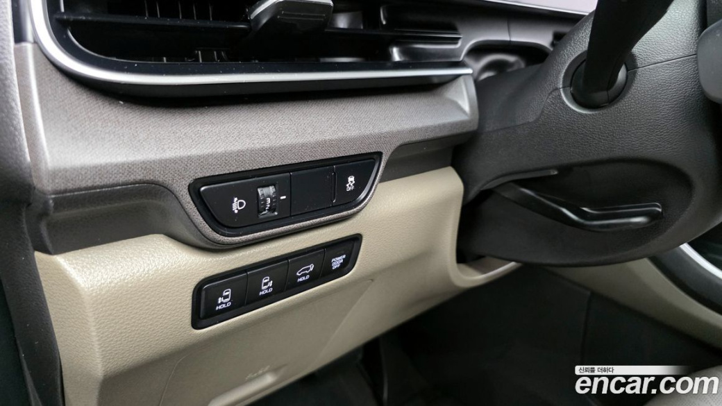 Kia Carnival 9-Seater Prestige, 2025