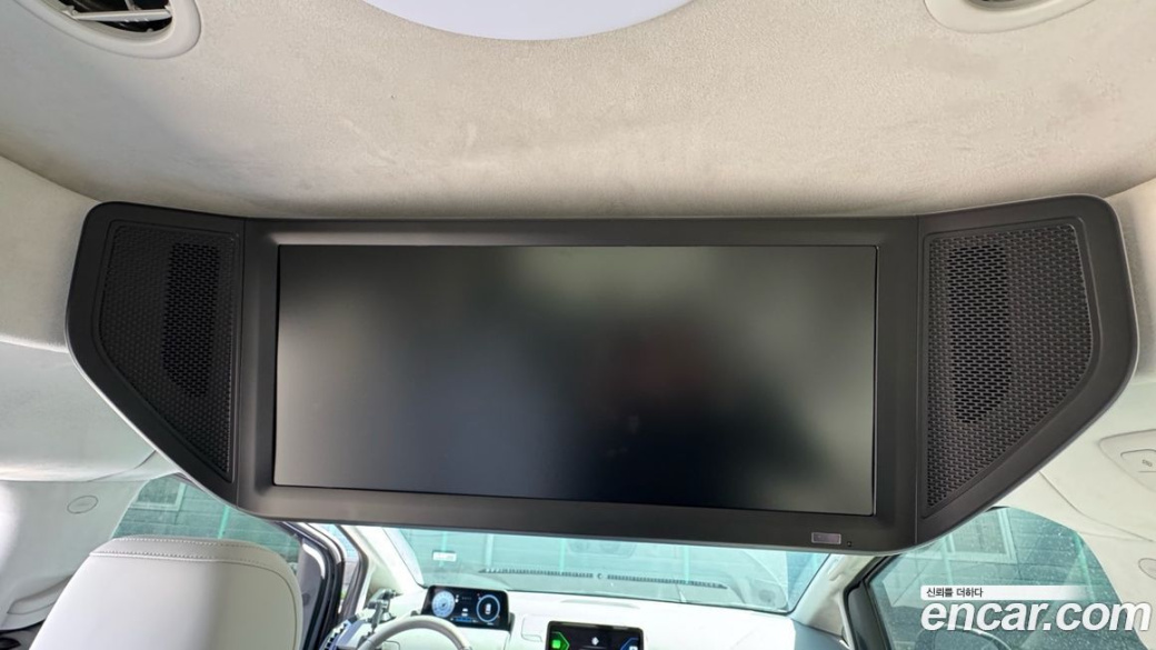 Hyundai Staria 4WD Lounge 7-Seater, 2023