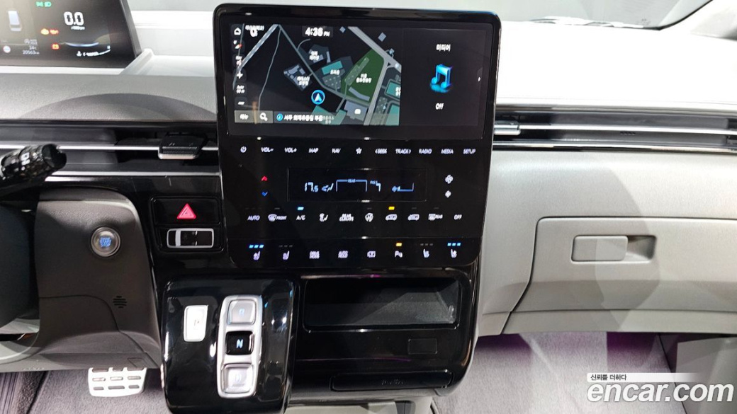 Hyundai Staria 2WD Camping Car, 2024