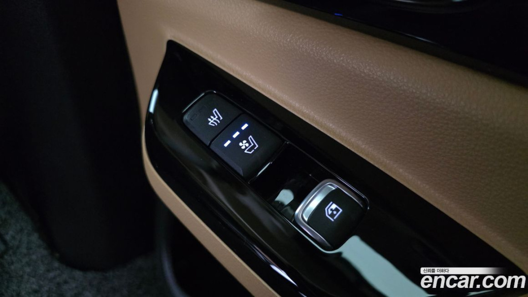 Kia Carnival 7-Seater Signature, 2023