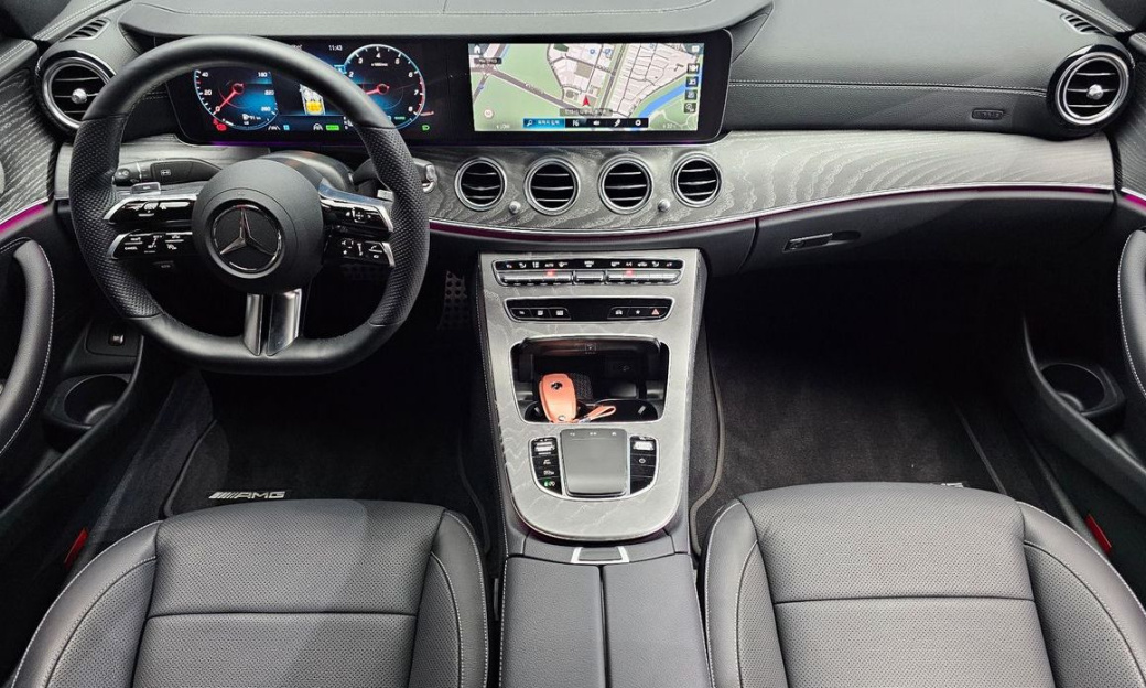 Mercedes-Benz E-Class E350 4MATIC AMG Line, 2022