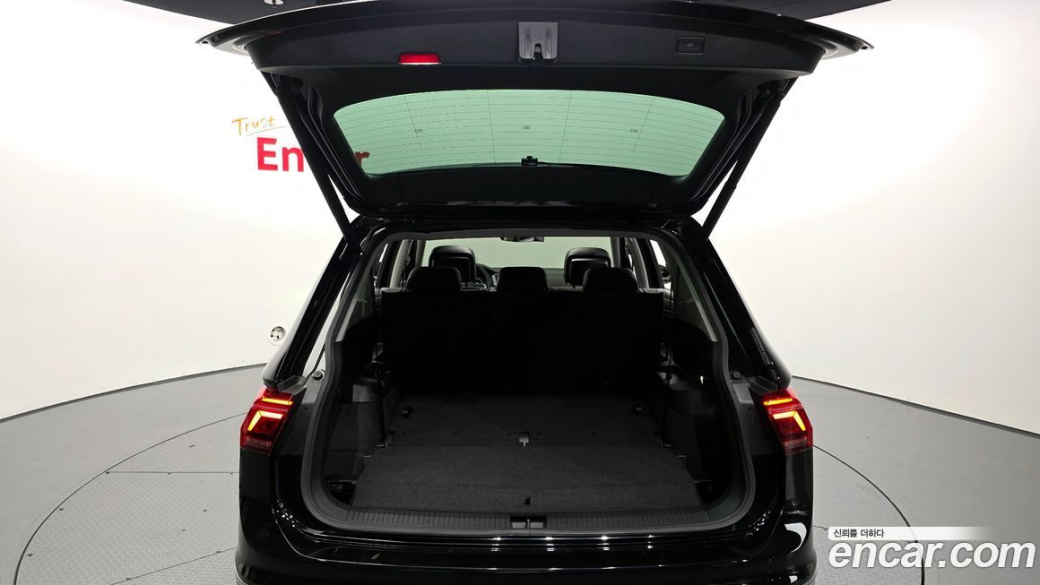Volkswagen Tiguan 2.0 TSI Prestige, 2023