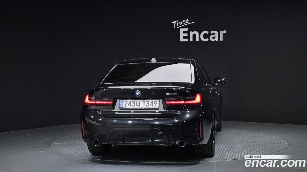 BMW 3-Series 320i M Sport, 2024