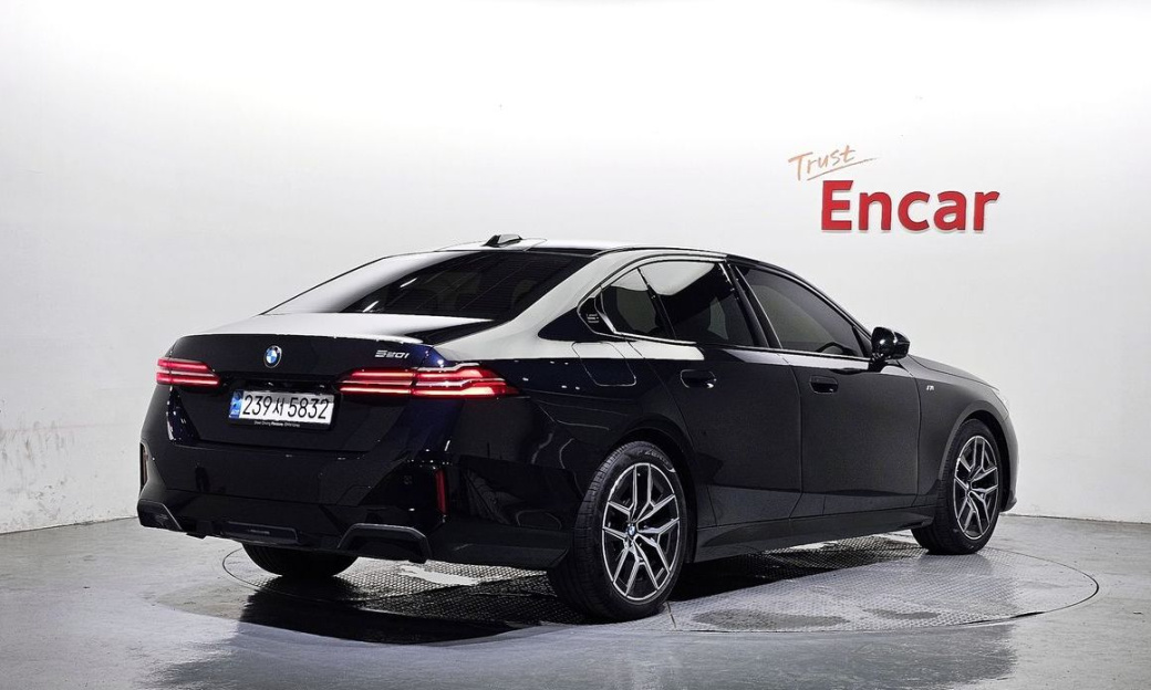 BMW 5-Series 520i M Sport, 2024