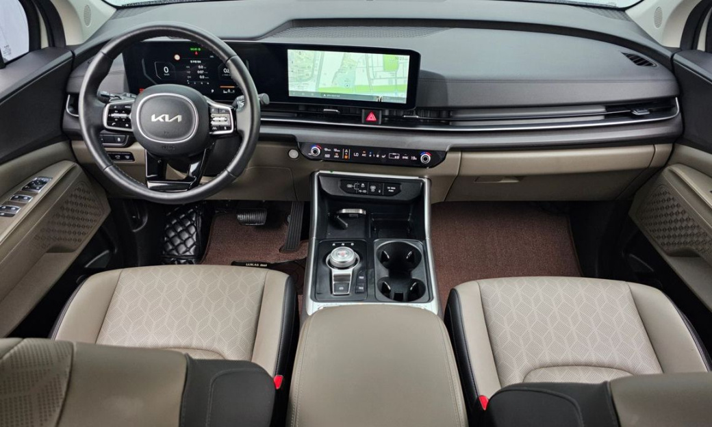 Kia Carnival 9-Seater Prestige, 2025