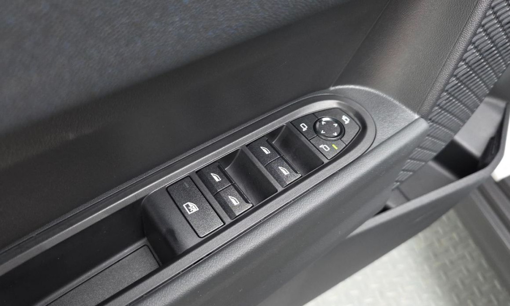 Mini Cooper 5Door Essential, 2025
