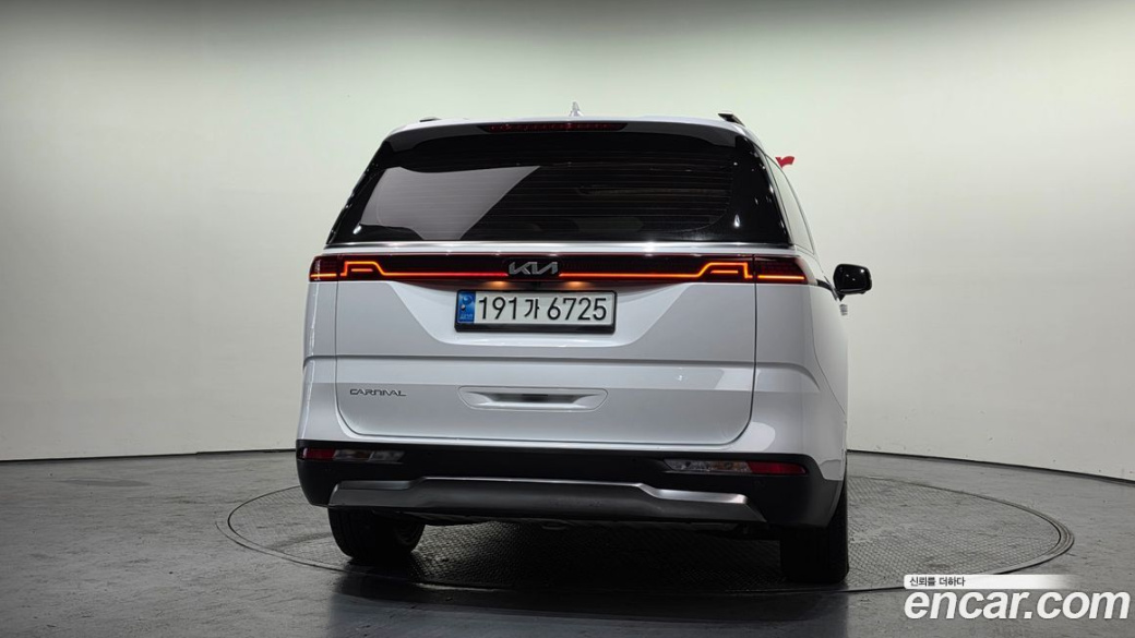 Kia Carnival 9-Seater Signature, 2023