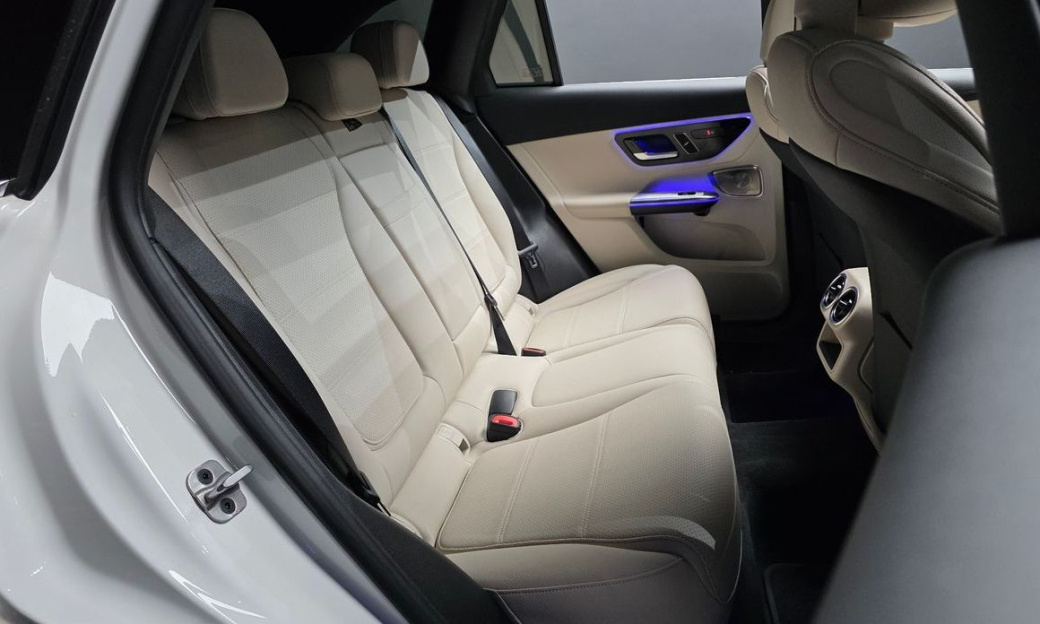 Mercedes-Benz GLC-Class GLC 300 4MATIC Avantgarde, 2025