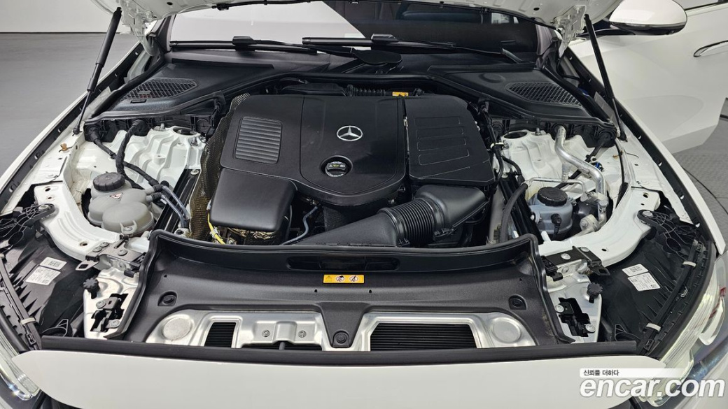 Mercedes-Benz E-Class E200 Avantgarde, 2025