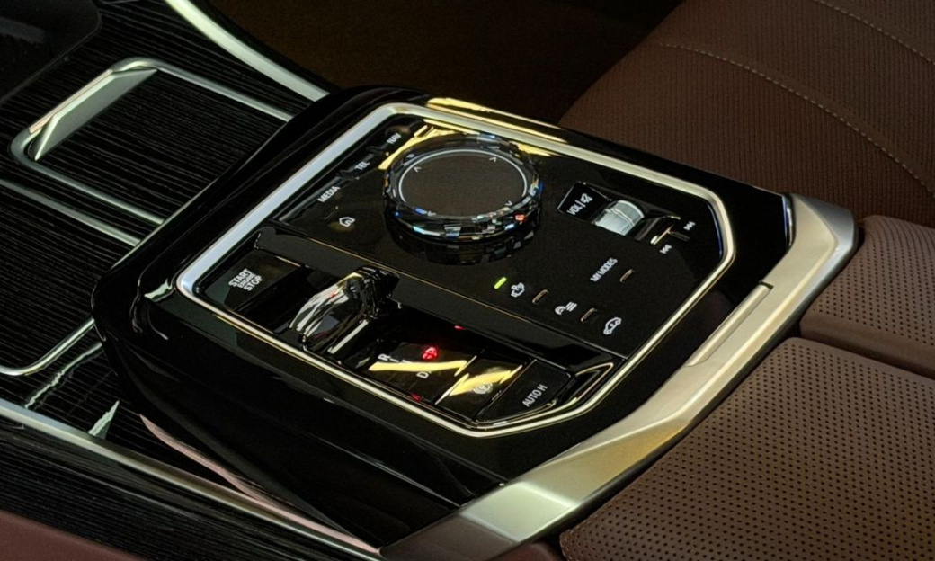 BMW 7-Series 740i xDrive M Sport, 2025