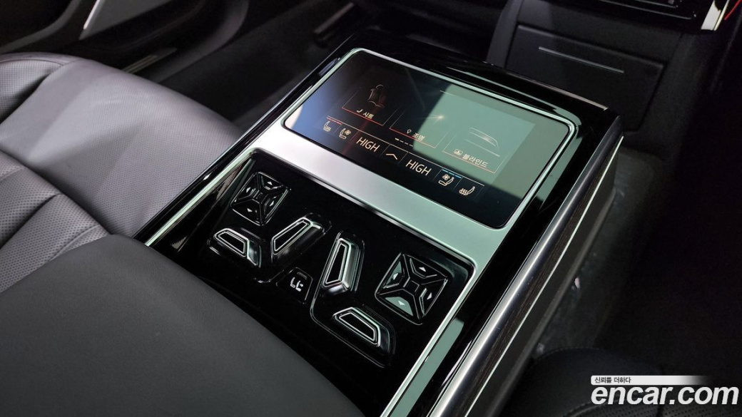 Audi A8 55 TFSI Quattro Premium LWB, 2022