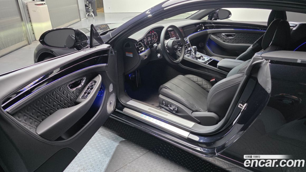 Bentley Continental 4.0 GT Azure, 2023