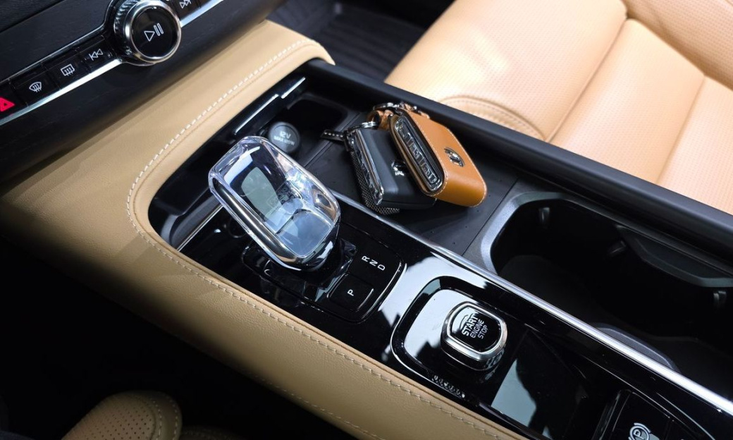 Volvo XC90 B6 Ultimate Bright, 2024
