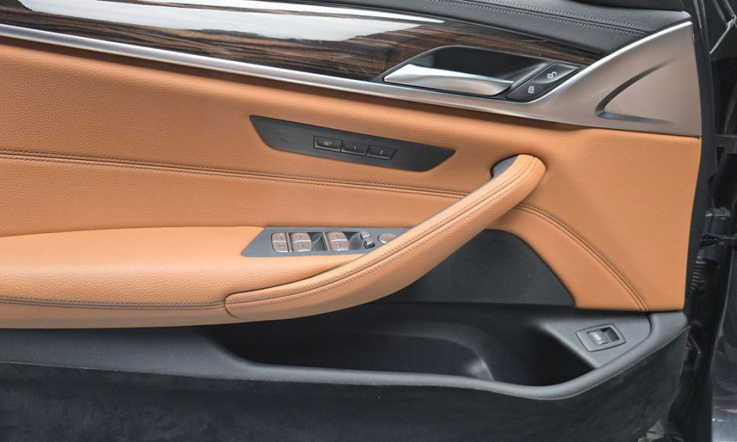 BMW 5-Series 520i M Sport, 2022