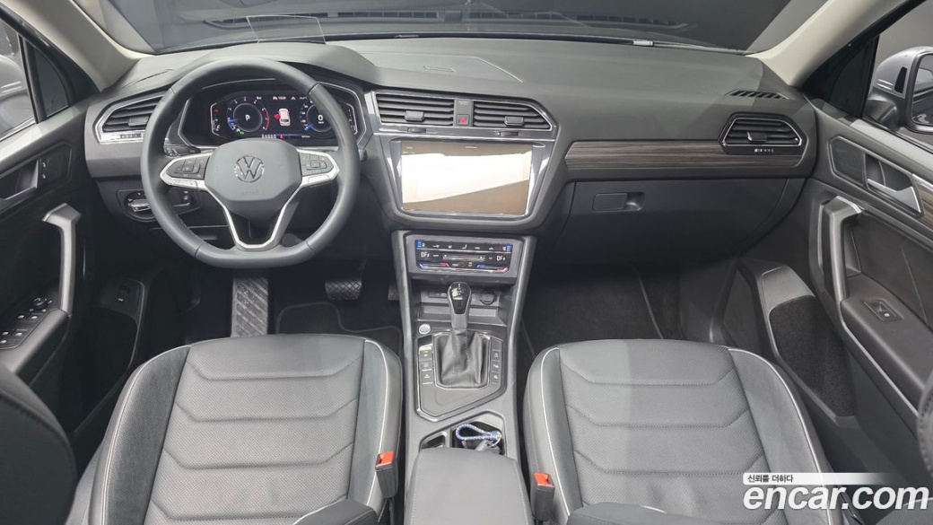 Volkswagen Tiguan 2.0 TSI Prestige, 2024