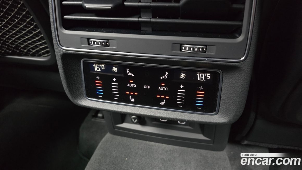 Audi Q8 55 TFSI Quattro Premium, 2023