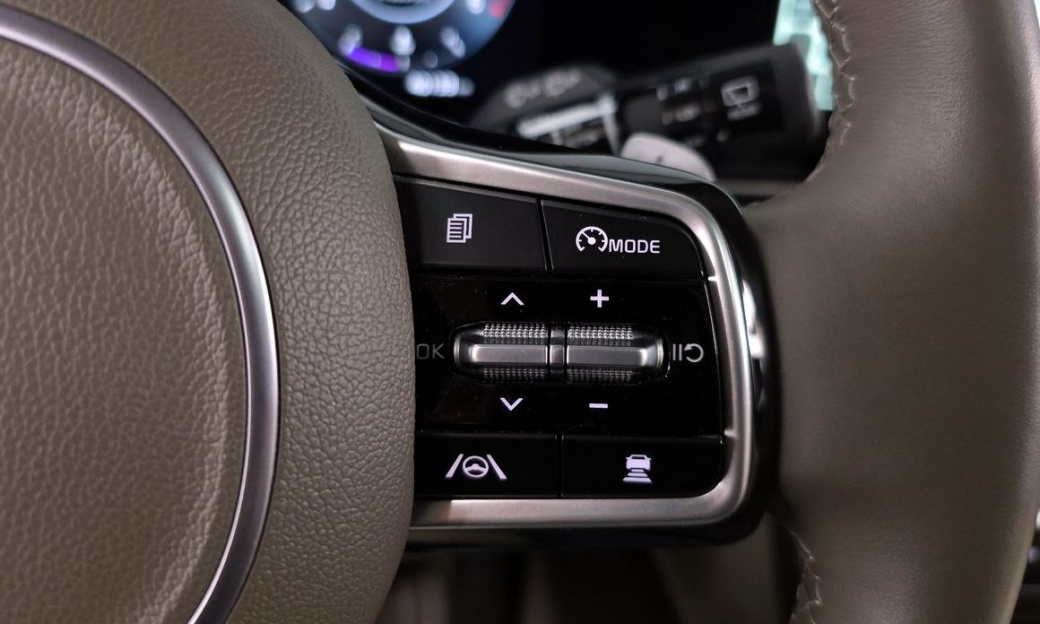 Kia Carnival 9-Seater Signature, 2023
