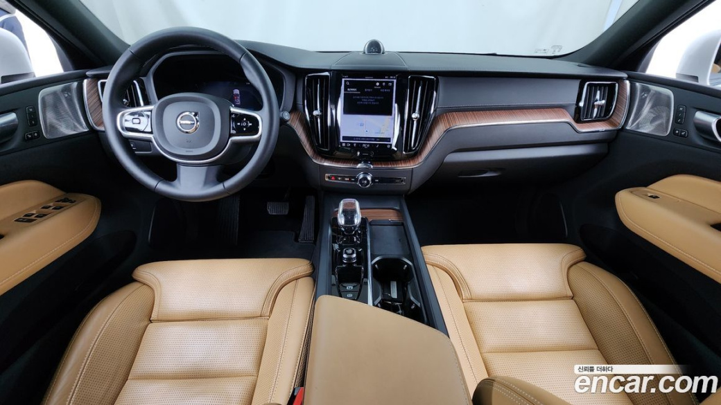 Volvo XC60 B5 Ultimate Bright, 2024