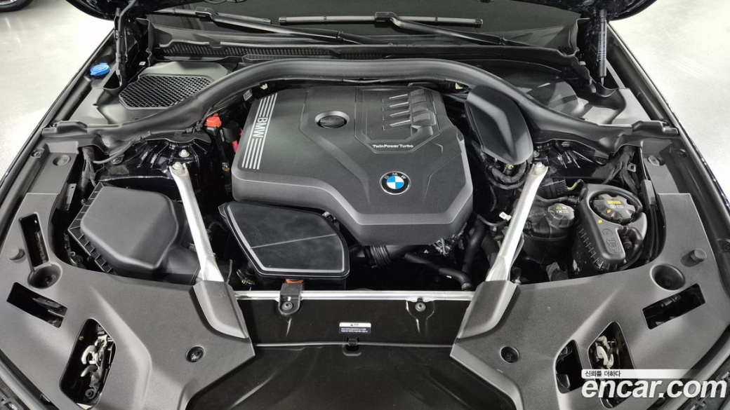BMW 5-Series 520i M Sport, 2023