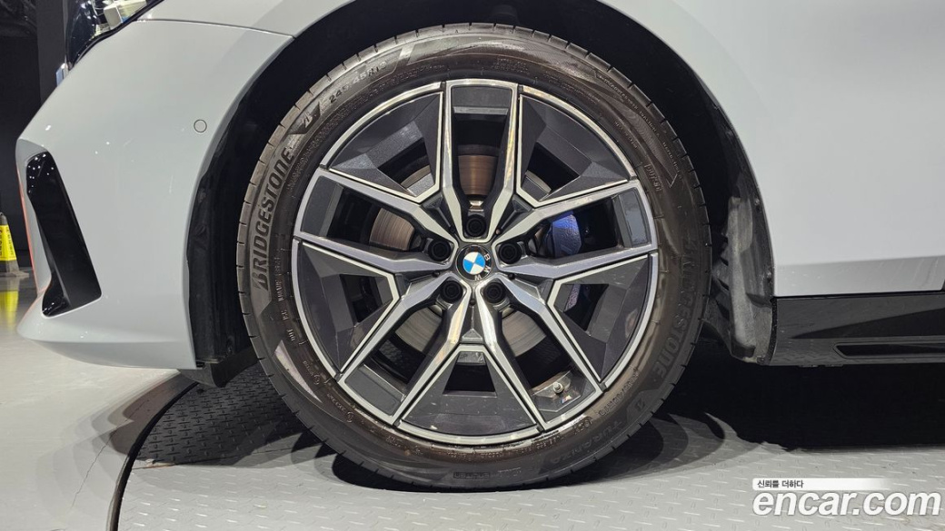 BMW 5-Series 520i M Sport, 2025