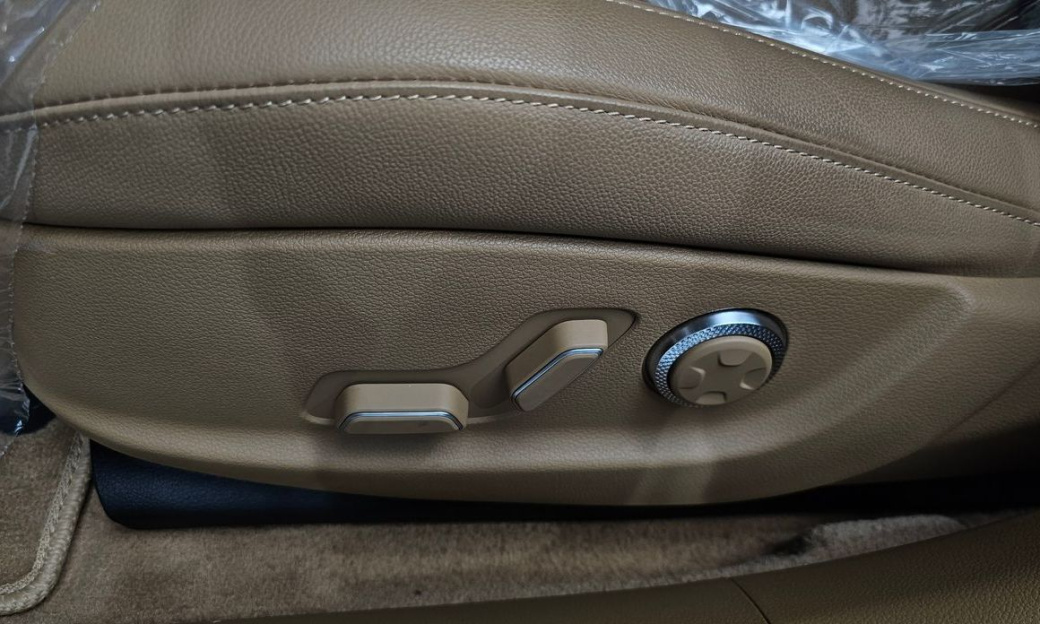 Genesis G80 Gasoline 2.5 Turbo AWD, 2025
