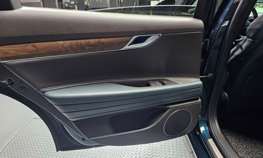 Genesis G80 Gasoline 2.5 Turbo AWD, 2022