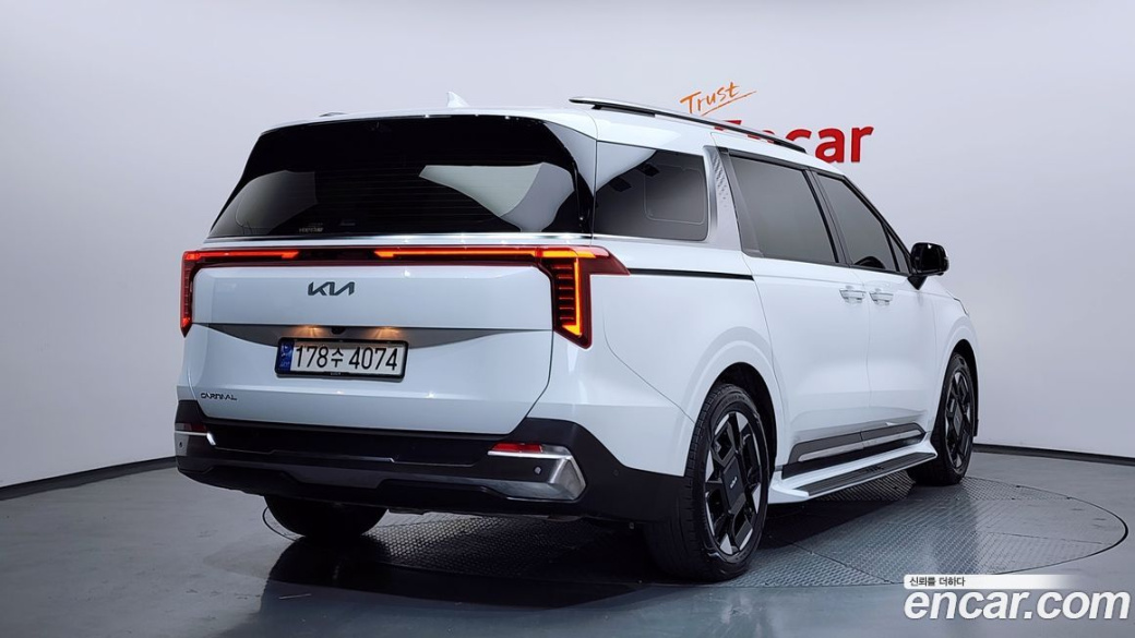Kia Carnival 9-Seater Noblesse, 2025