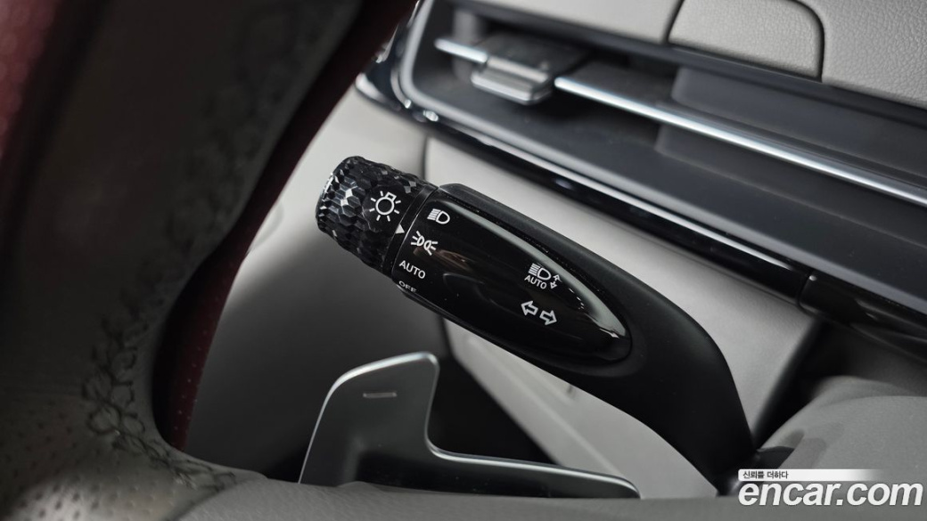 Hyundai Staria 4WD Lounge 9-Seater, 2022