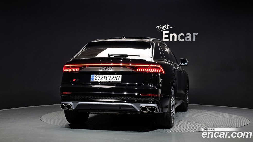 Audi Q8 55 TFSI Quattro Premium, 2023