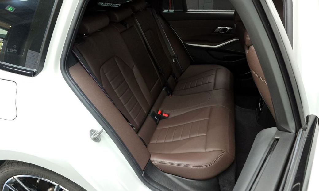 BMW 3-Series M340i xDrive Touring Pro, 2025