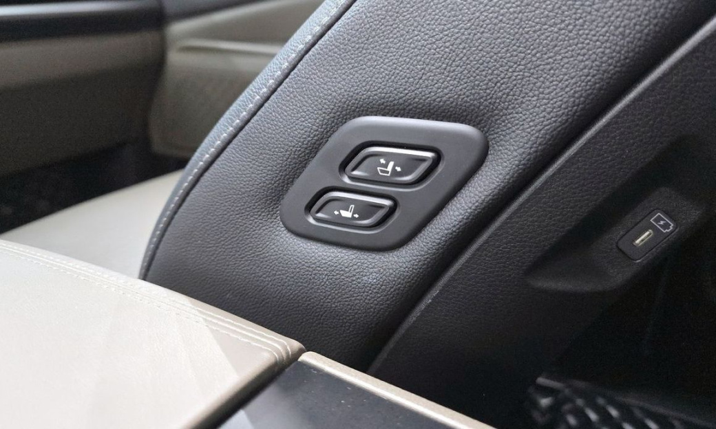 Kia Carnival 7-Seater Noblesse, 2025