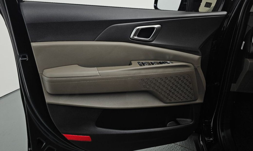 Kia Carnival 9-Seater Prestige, 2025