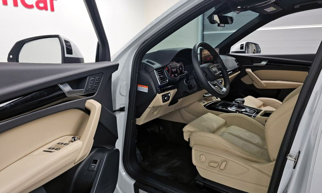 Audi Q5 45 TFSI Quattro Premium, 2024