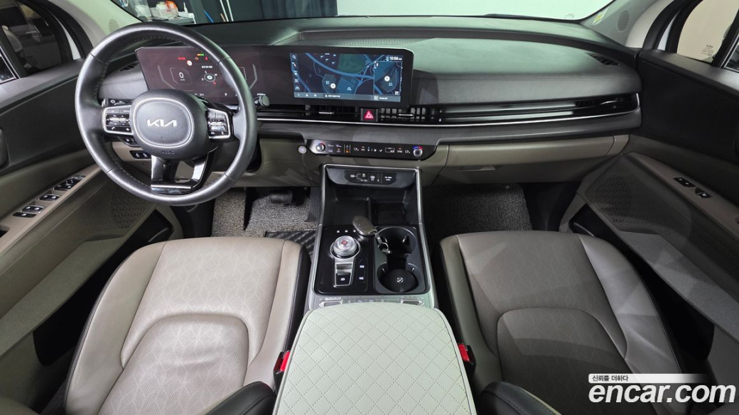 Kia Carnival 9-Seater Prestige, 2024