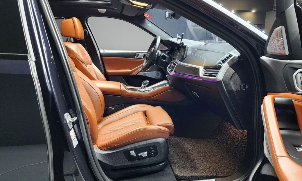 BMW X6 M50i, 2023