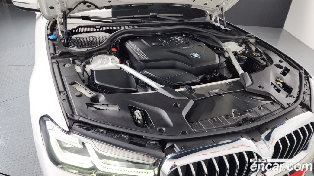 BMW 5-Series 520i M Sport, 2022