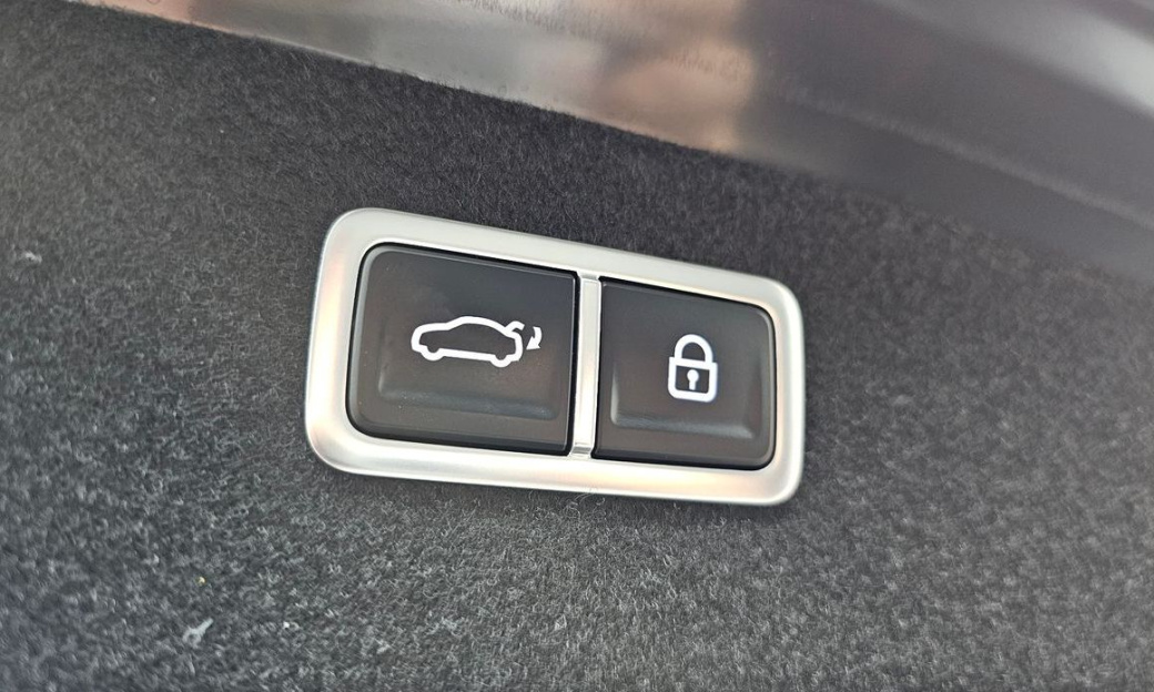 Genesis G80 Gasoline 2.5 Turbo AWD, 2025