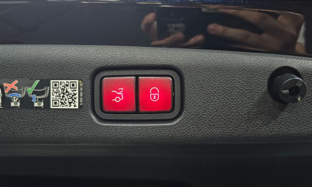 Mercedes-Benz E-Class E300 4MATIC Exclusive, 2024