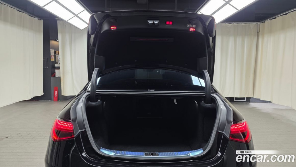 Mercedes-Benz S-Class S500L 4MATIC, 2023