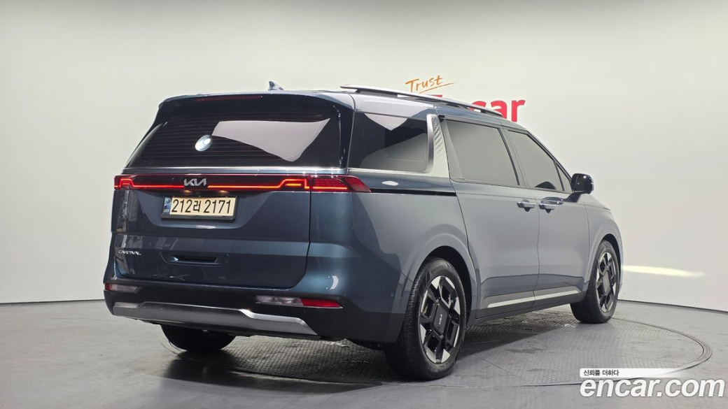 Kia Carnival 7-Seater Signature, 2022
