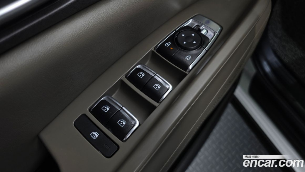 Kia Carnival 9-Seater Noblesse, 2024