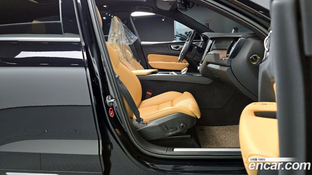 Volvo XC60 B5 Inscription, 2022